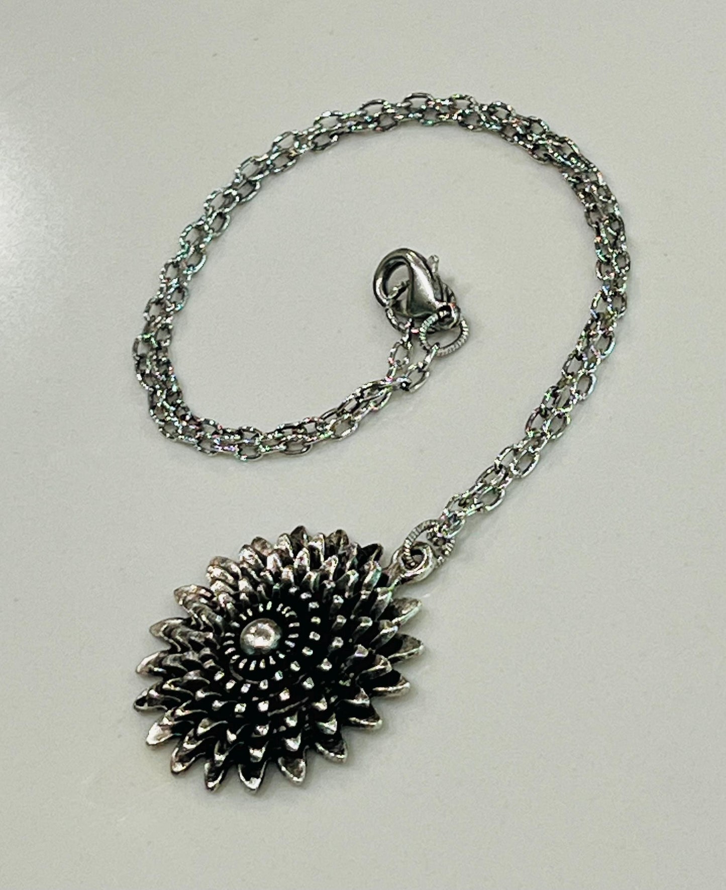 Silver Small Classic Cable Chain Necklace with Large Flower Pendant Pendant Gorgeous Layering Statement Necklace Silver Versatile Length