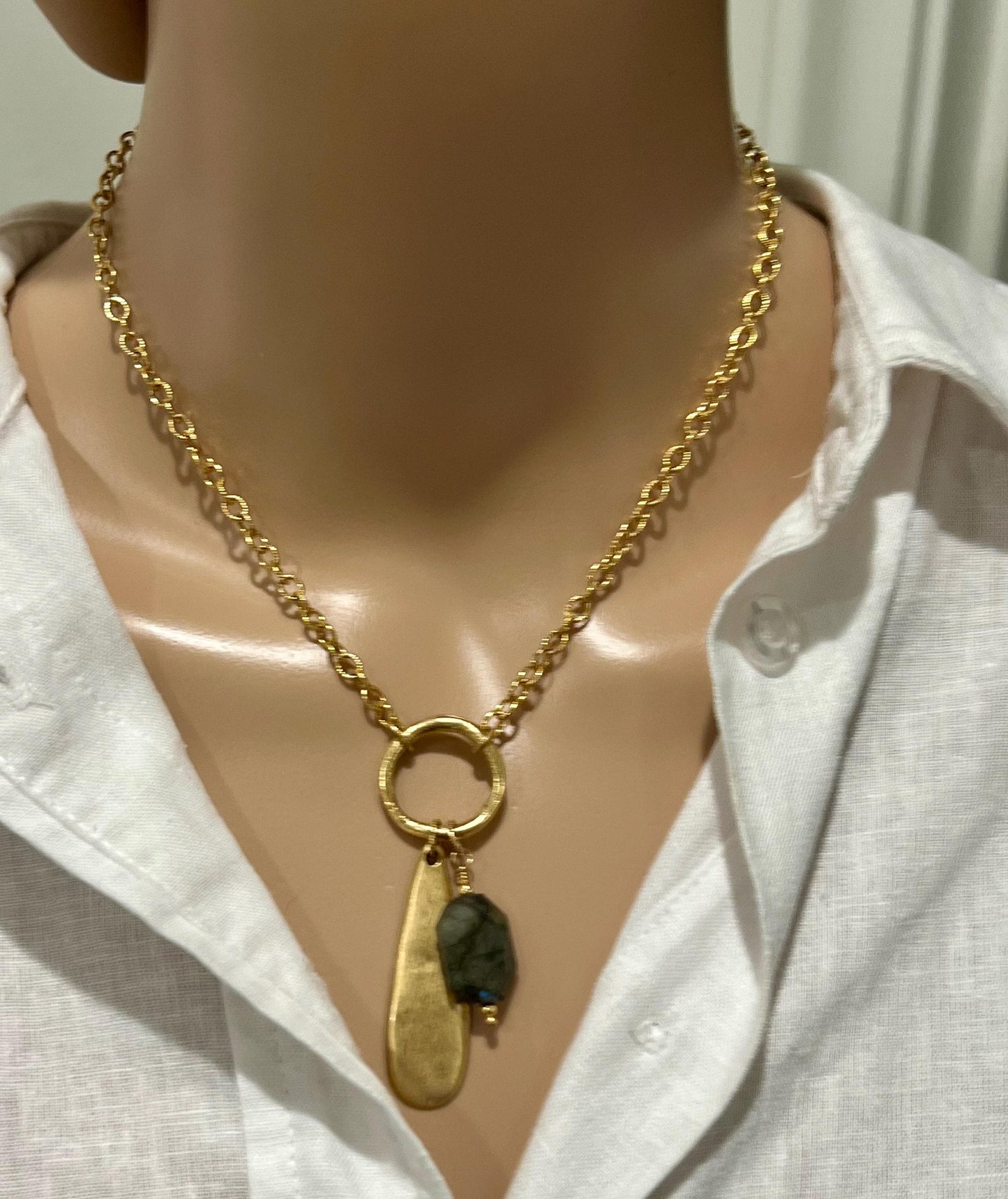 Gold Textured Cable Pendant Drop Necklace with Labradorite and Gold Drop Pendant Statement Necklace Gold Circle Drop Layering Necklace