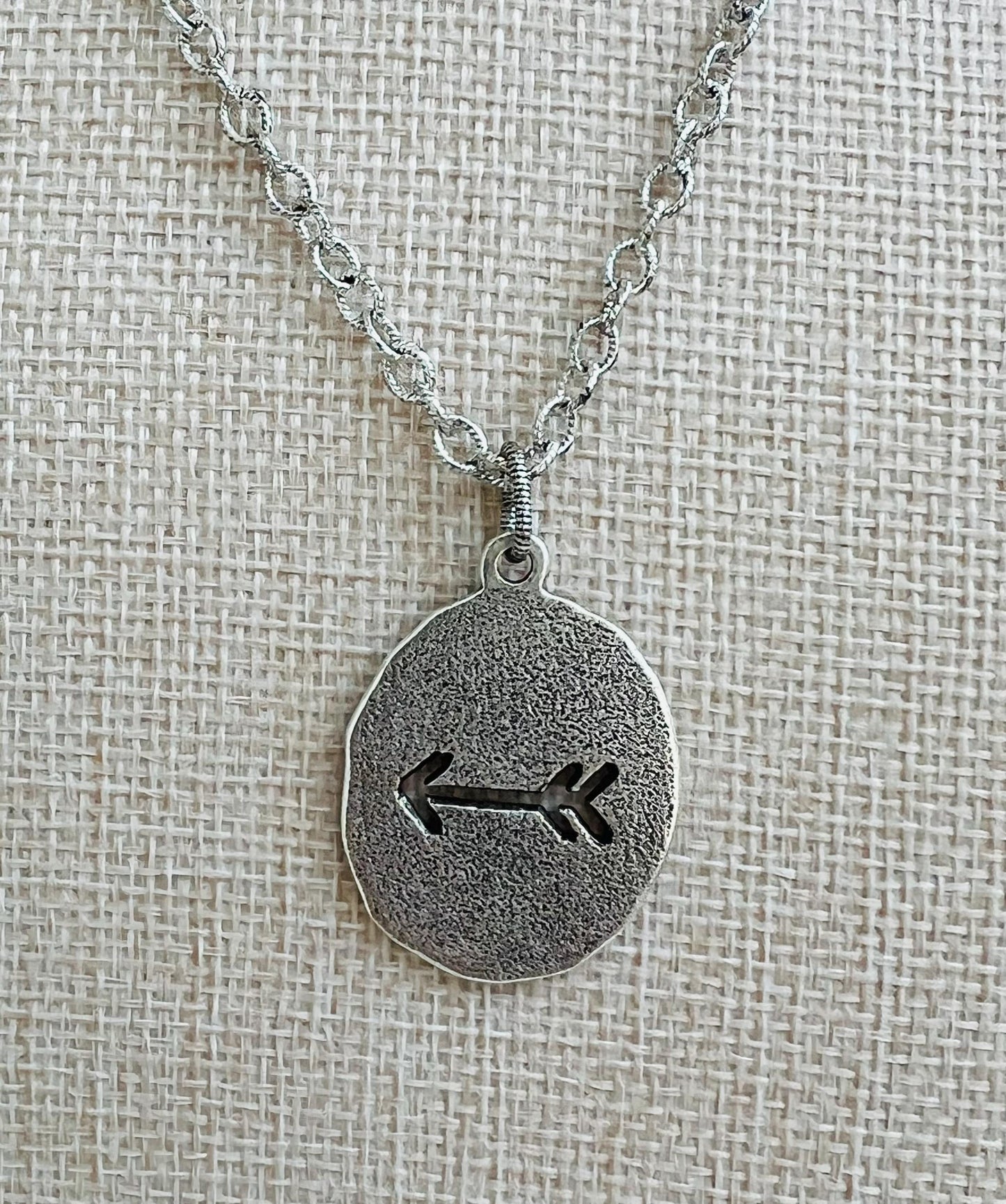 Silver Small Textured Cable Chain Necklace Arrow Oval Coin Pendant Gorgeous Layering Statement Necklace Silver Necklace Versatile Length