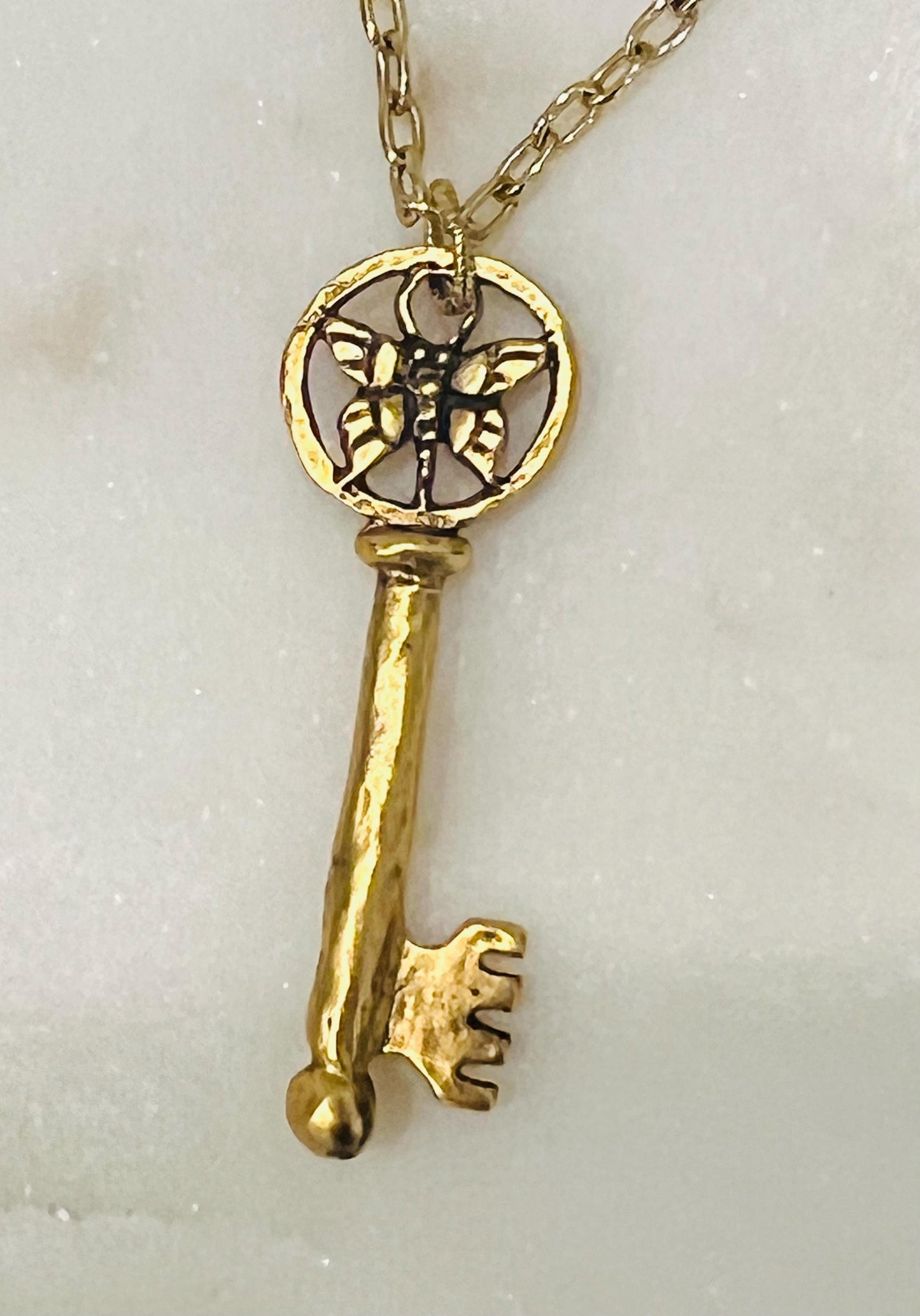 Gold Delicate Paperclip Layering Necklace with Gold Key Pendant Gorgeous Layering Statement Necklace Modern Gold Necklace
