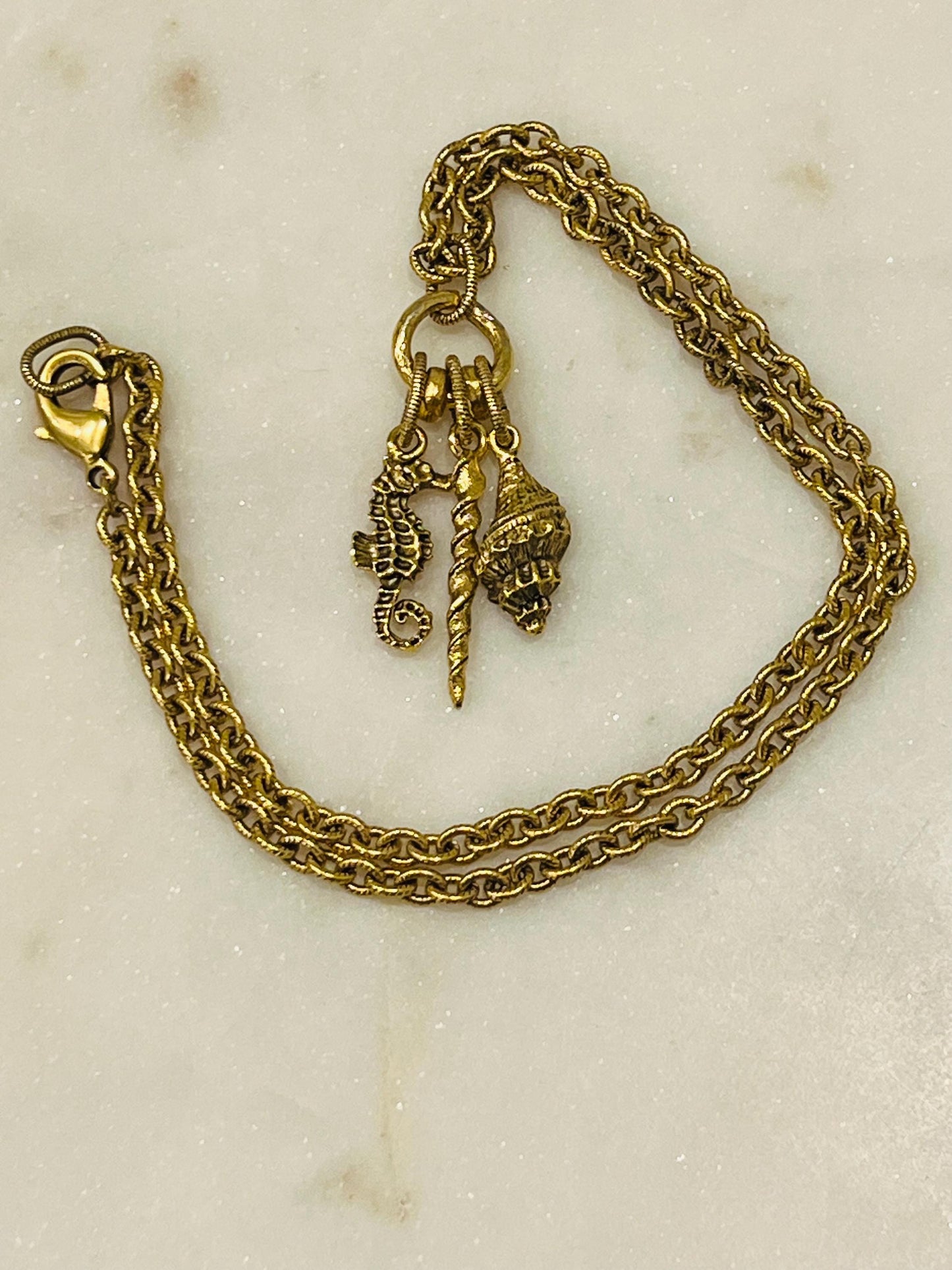 Gold Classic Textured Cable Chain Nautical Necklace Seahorse/Conche Shell/Narwal Charm Necklace Non-tarnish Gold Plated Pewter