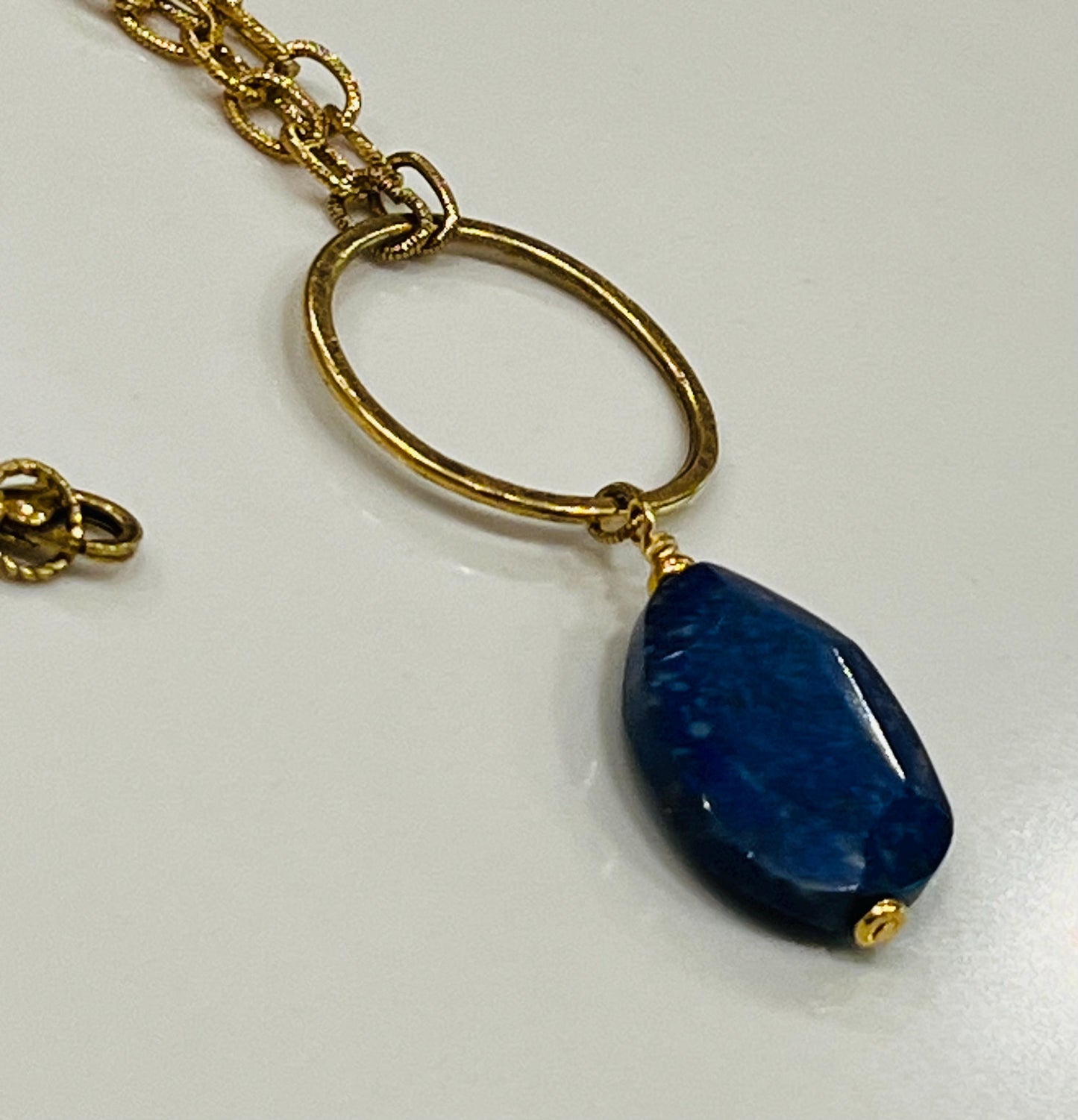 Gold Textured Cable Pendant Drop Necklace with Lapis Gemstone Pendant Layering Statement Necklace Blue Lapis Lazuli Drop Necklace
