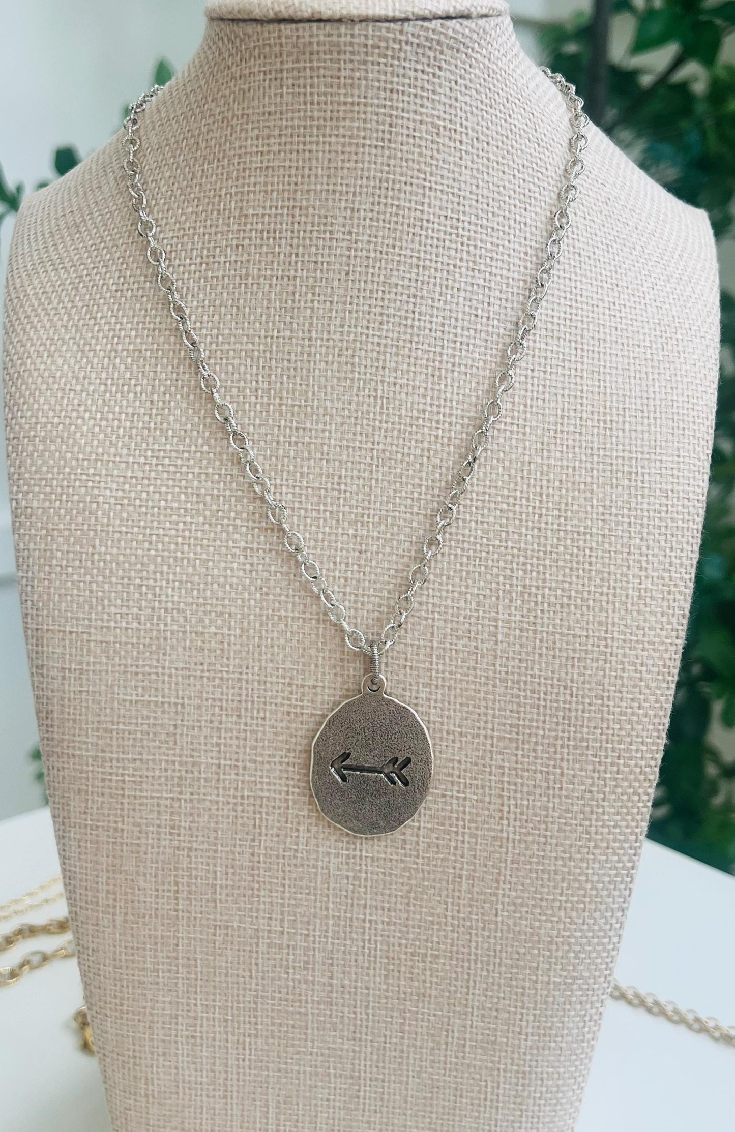 Silver Small Textured Cable Chain Necklace Arrow Oval Coin Pendant Gorgeous Layering Statement Necklace Silver Necklace Versatile Length