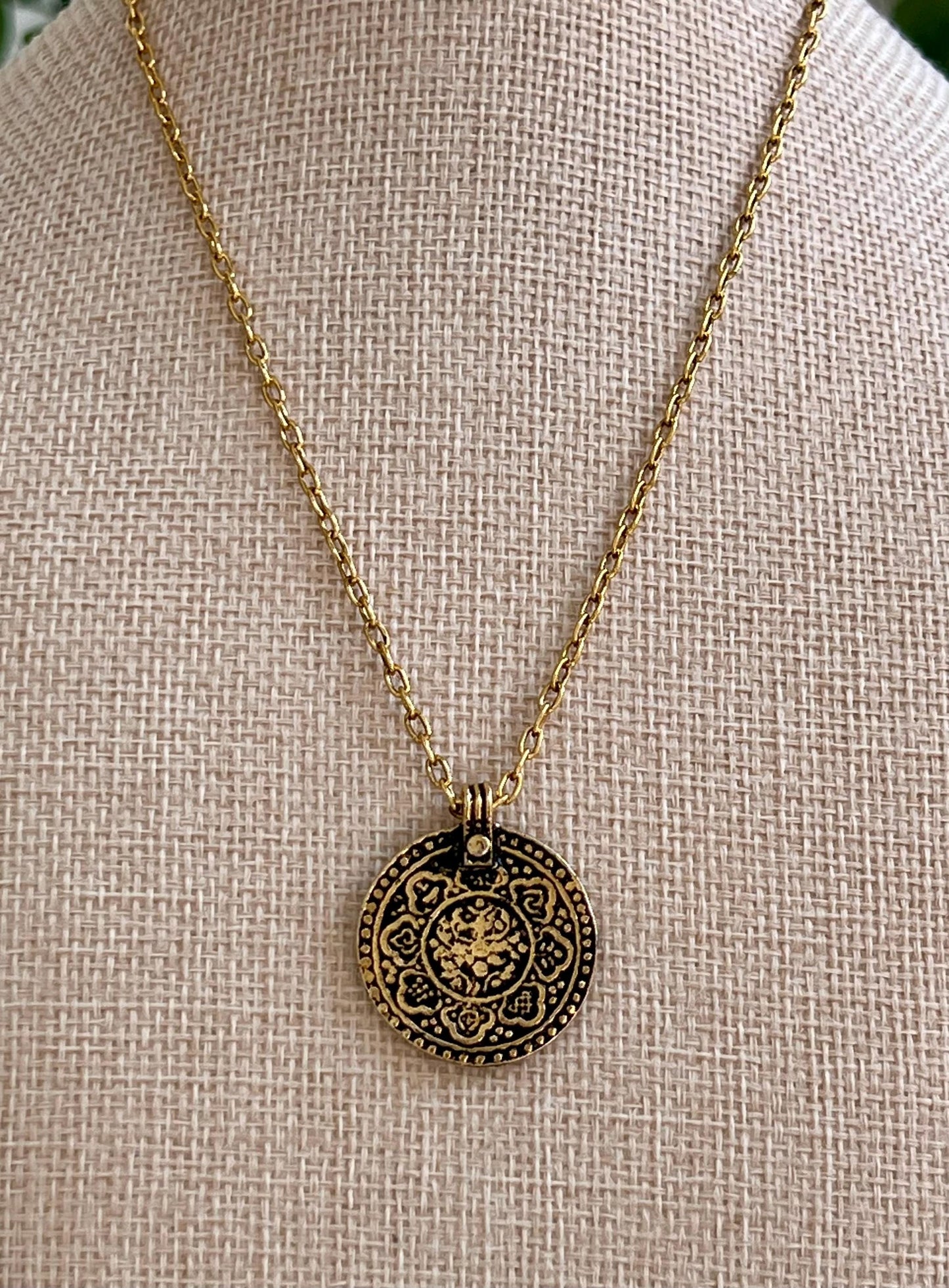 Gold Delicate Paperclip Layering Necklace