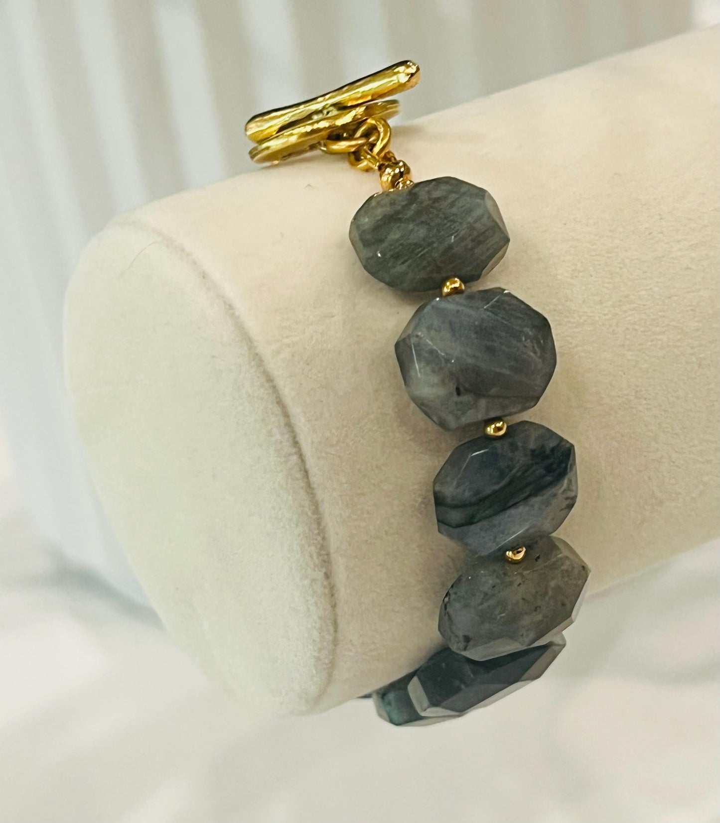 Labradorite Bracelet Labradorite Beaded Chunky Bracelet Non-Tarnish Gold Plated Pewter Toggle Gorgeous Labradorite Stones Elegant Bracelet