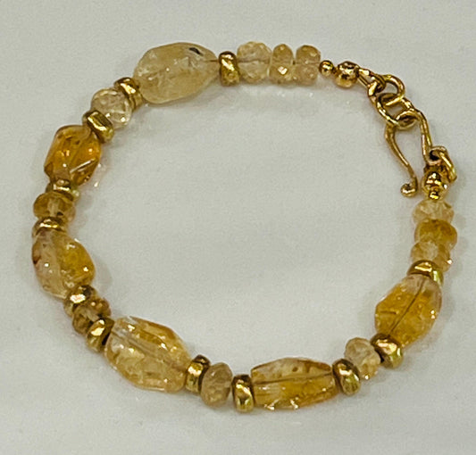 Citrine Beaded Bracelet with Non-tarnish Gold Plated Pewter Clasp/Beads Sparkling Citrine Gemstones Natural Gemstone Bracelet