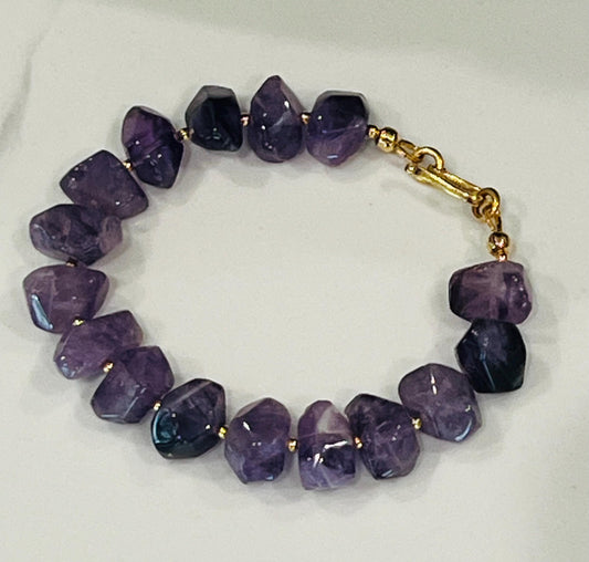 Amethyst Beaded Bracelet Chunky Amethyst Bracelet with Non-Tarnish Gold Plated Pewter Clasp Amethyst Bracelet Natural Gemstone Bracelet