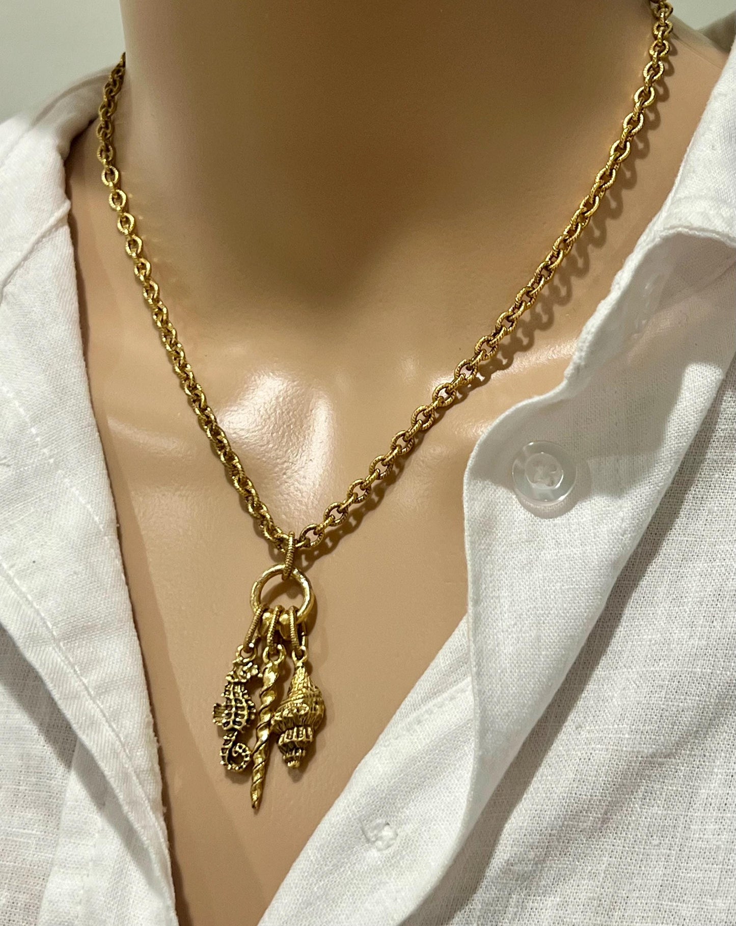 Gold Classic Textured Cable Chain Nautical Necklace Seahorse/Conche Shell/Narwal Charm Necklace Non-tarnish Gold Plated Pewter