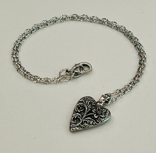 Silver Small Classic Cable Chain Necklace with Floral Heart Pendant Gorgeous Layering Statement Necklace Silver Necklace Versatile Length