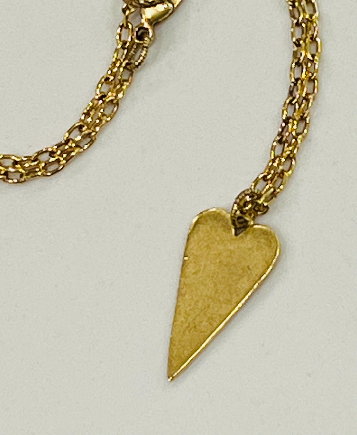 Gold Small Classic Cable Chain Necklace with Long Heart Pendant Gorgeous Layering Statement Necklace Gold Necklace Versatile Length Heart
