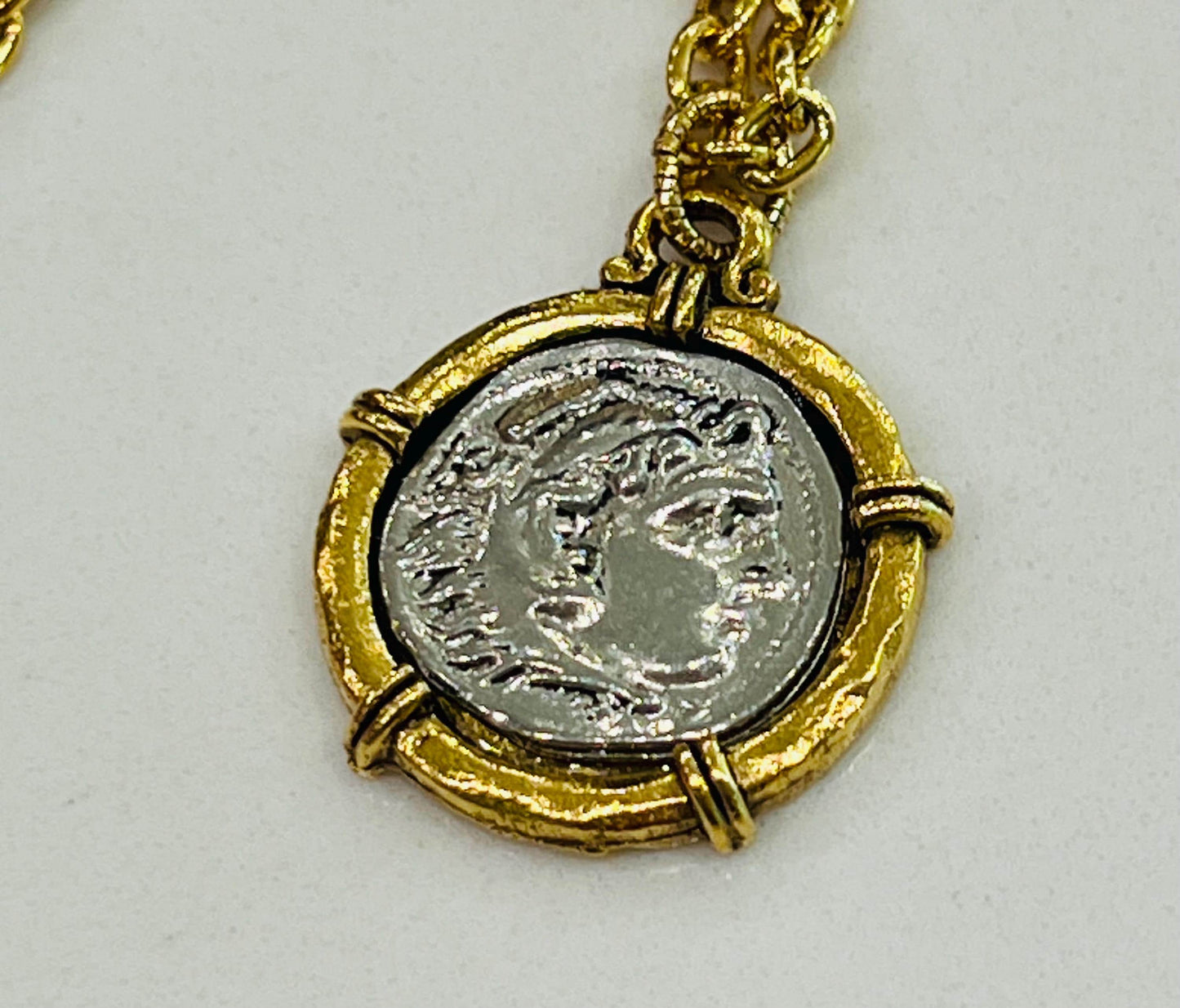 Gold Small Classic Cable Chain Necklace with Roman Coin Pendant Gorgeous Layering Statement Necklace Gold Necklace Versatile Length
