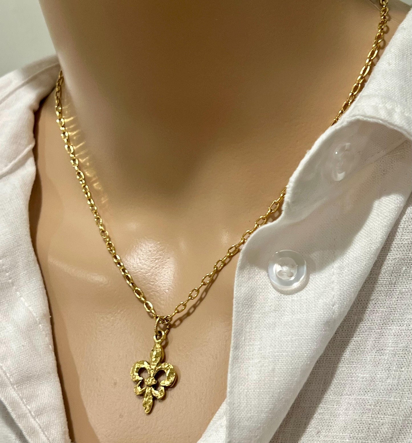 Gold Delicate Paperclip Layering Necklace with Fleur de Lis Pendant Gorgeous Layering Statement Necklace Modern Gold Necklace
