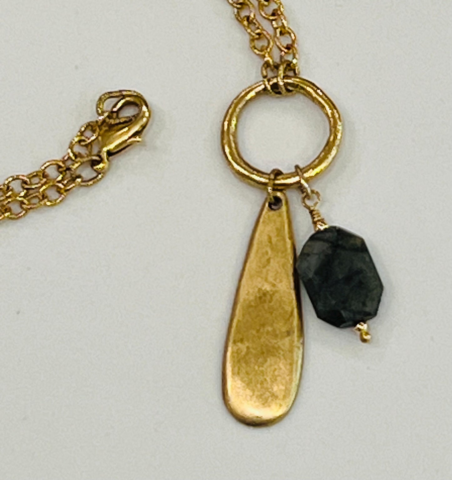 Gold Textured Cable Pendant Drop Necklace with Labradorite and Gold Drop Pendant Statement Necklace Gold Circle Drop Layering Necklace