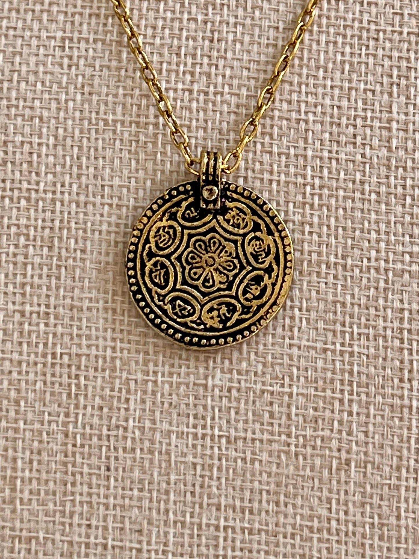 Gold Delicate Paperclip Layering Necklace